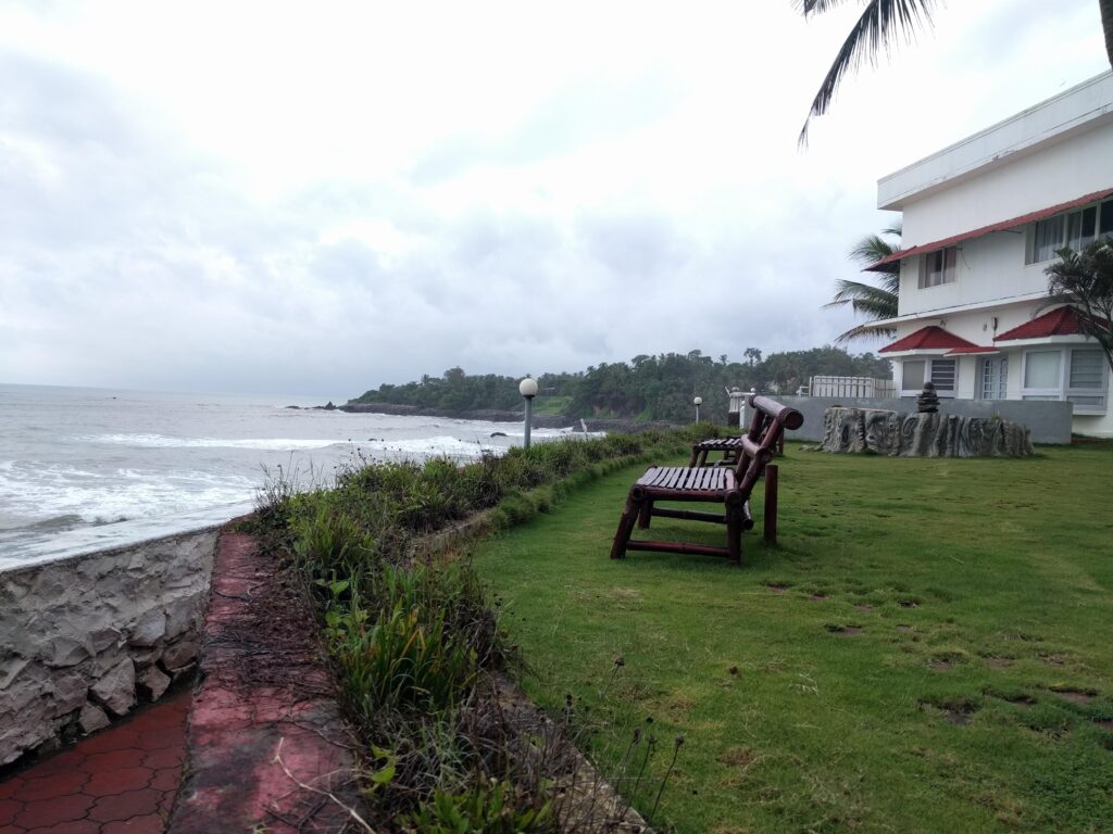 Holiday Talkies - Mascot Beach Resort - Kannur 5